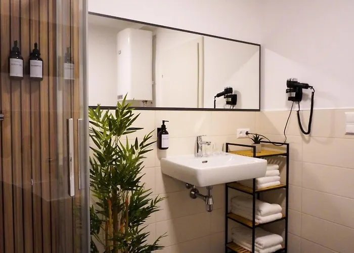 Ruhiges Am Woerthersee Mit Tiefgarage Krumpendorf